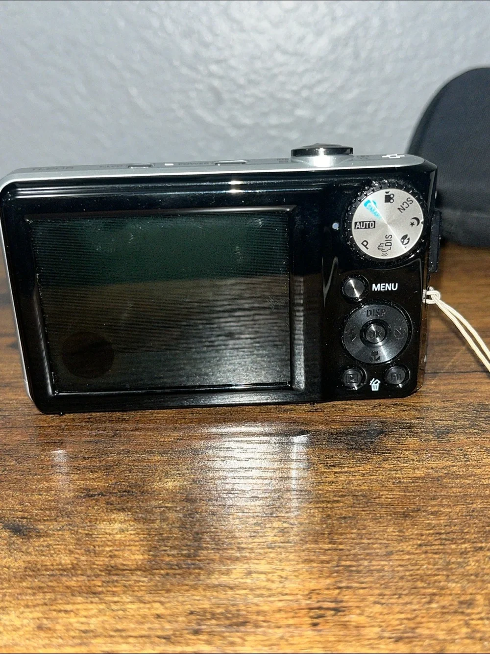 Samsung Digital Camera Black Compact Point-and-Shoot with Carry Case & charger